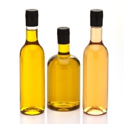 Innovative plastic bottles for oils, sauces, marinades and dressings